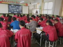 德育素质部组织部分实习教师进行教研活动